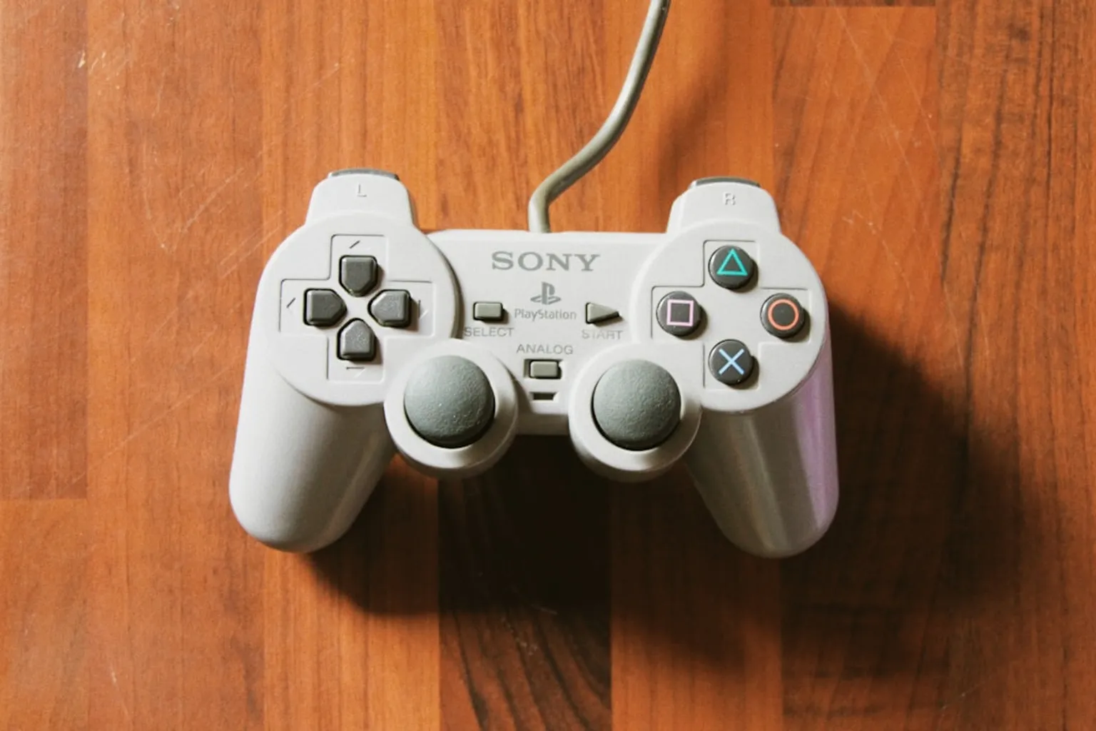 Почему российские игроки предпочитают PlayStation с диском